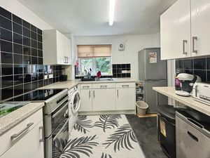 Kitchen- click for photo gallery
